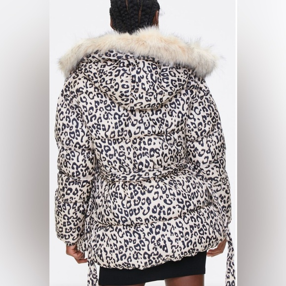 F21 woman’s leopard print puffer coat - Picture 2 of 3